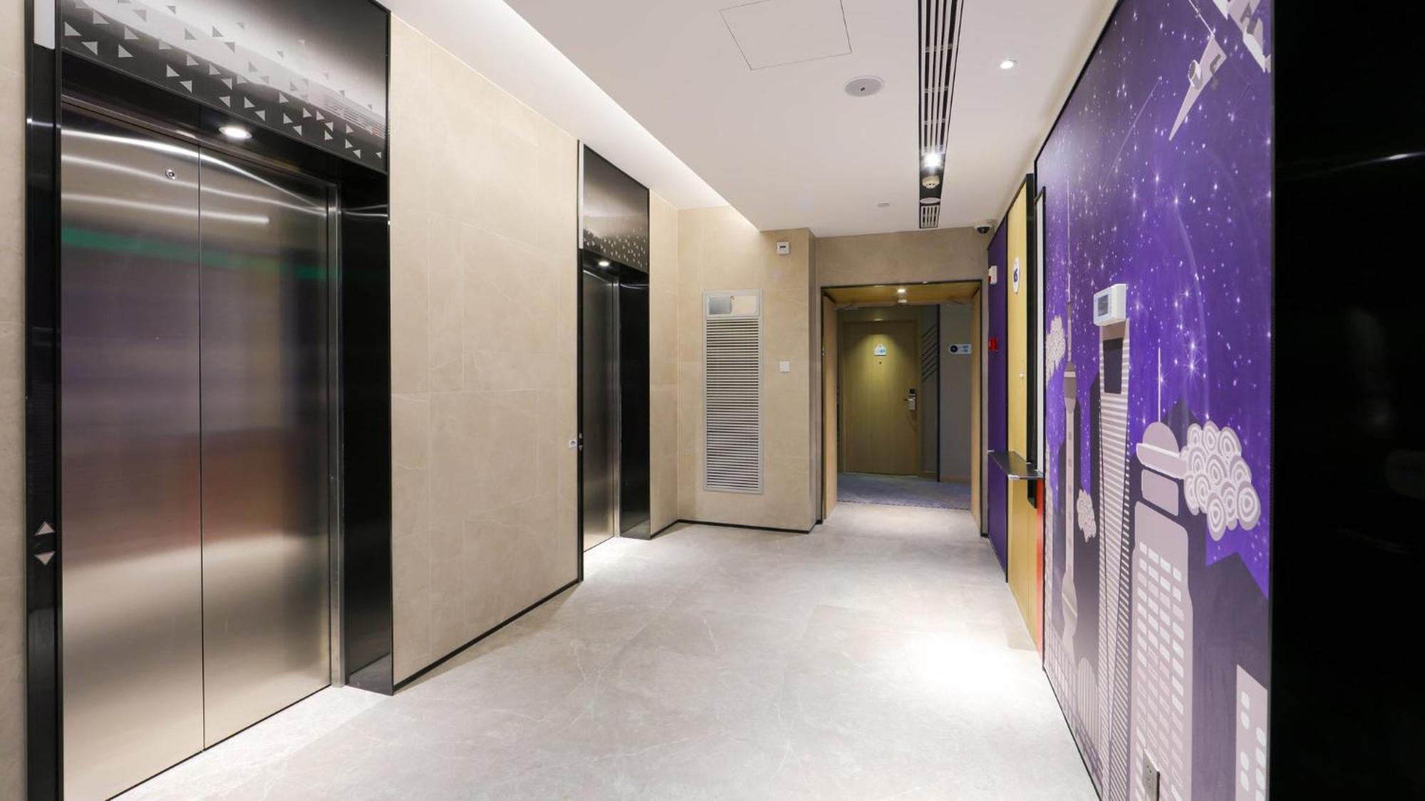 Holiday Inn Express Shanghai Pudong Airport By Ihg Екстер'єр фото