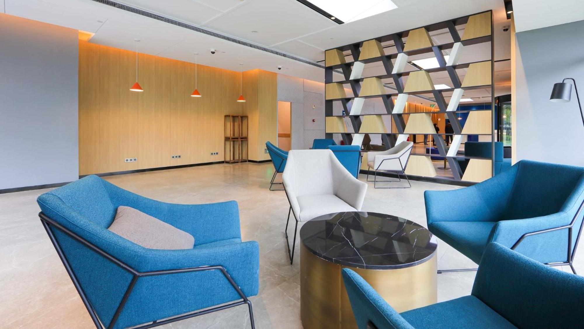 Holiday Inn Express Shanghai Pudong Airport By Ihg Екстер'єр фото