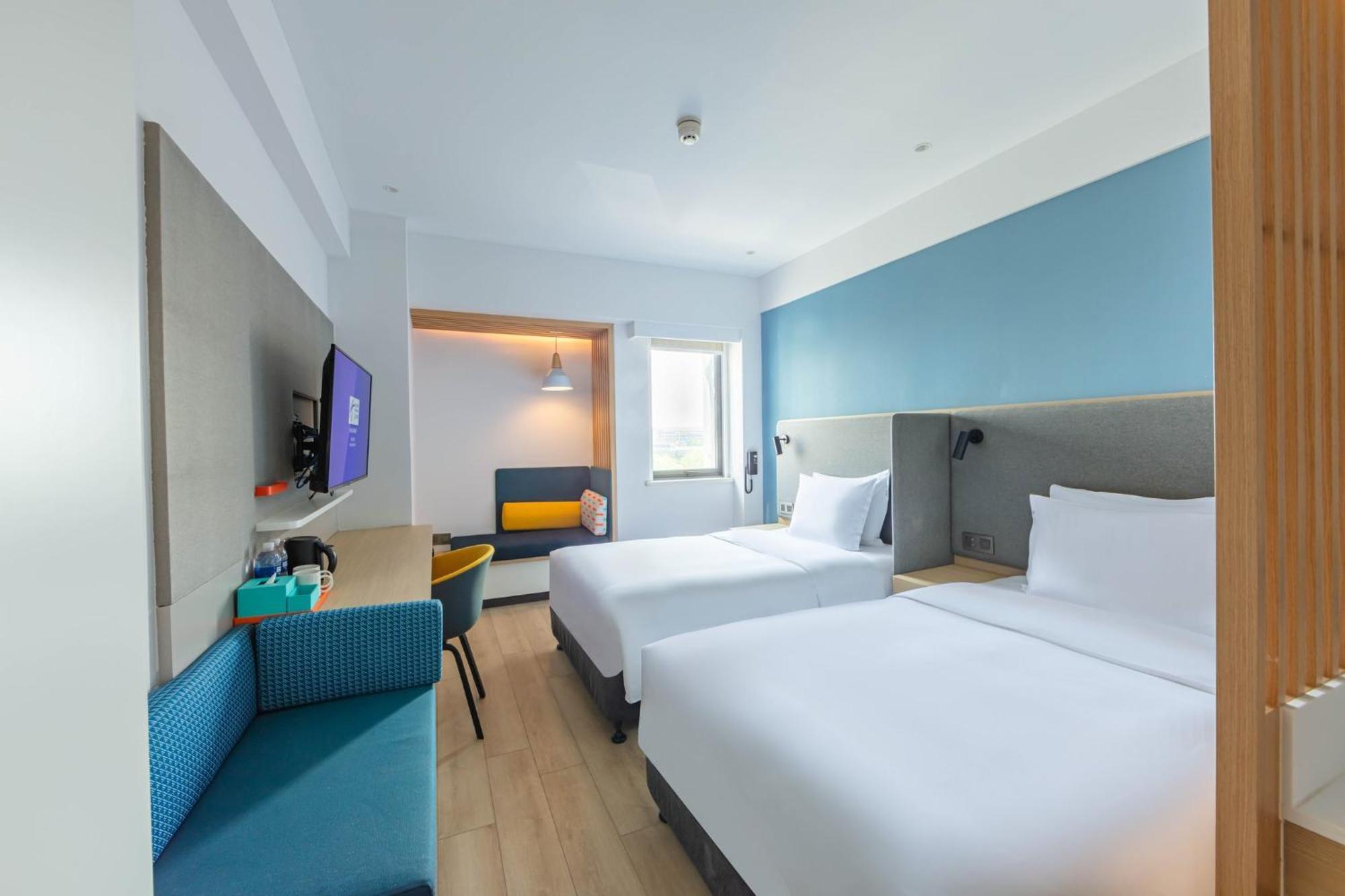 Holiday Inn Express Shanghai Pudong Airport By Ihg Екстер'єр фото