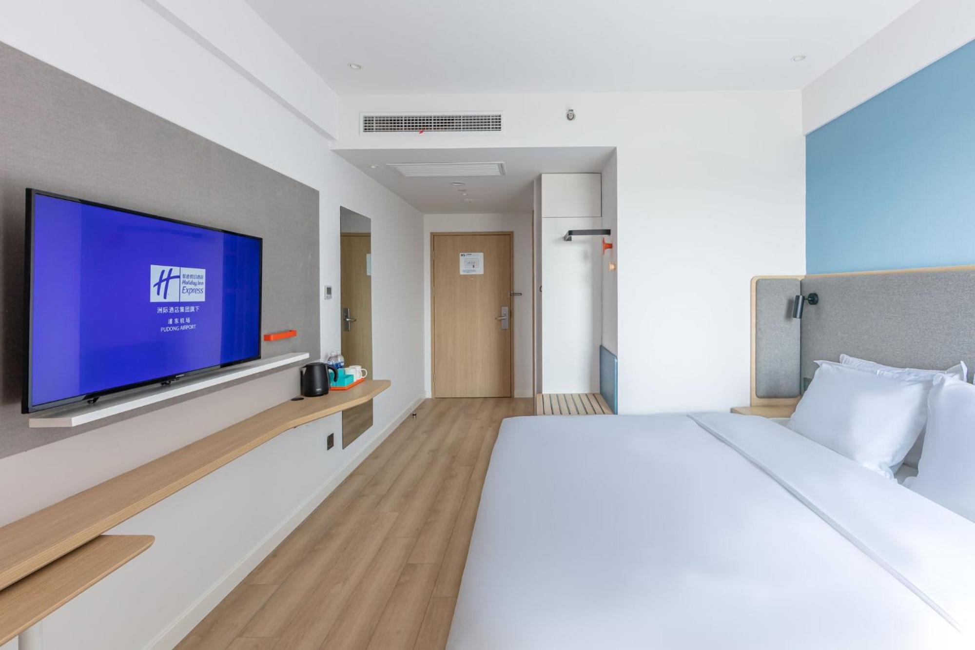 Holiday Inn Express Shanghai Pudong Airport By Ihg Екстер'єр фото
